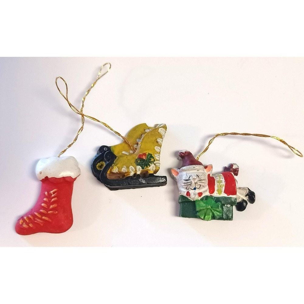 Vtg Miniature Christmas Ornaments Lot 3 Flat Back Resin Cat Stocking Sleigh Shoe